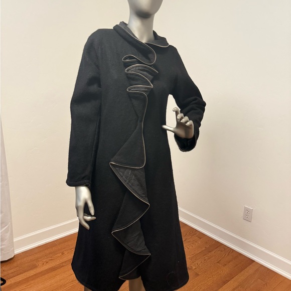 Covelo Black Wool Coat w/ Ruffled Zipper Coat - Picture 1 of 7